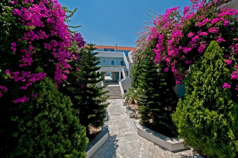 Zefiros Beach Hotel Mykali Buitenkant foto