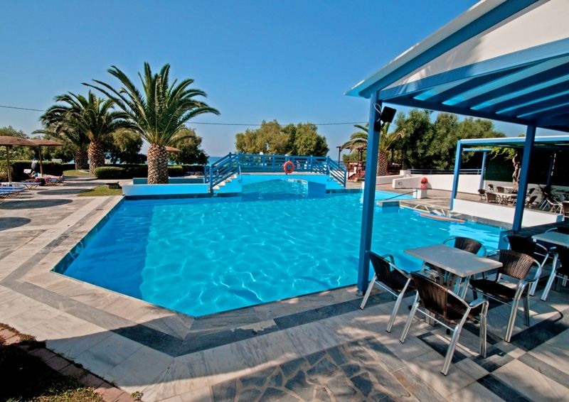 Zefiros Beach Hotel Mykali Buitenkant foto