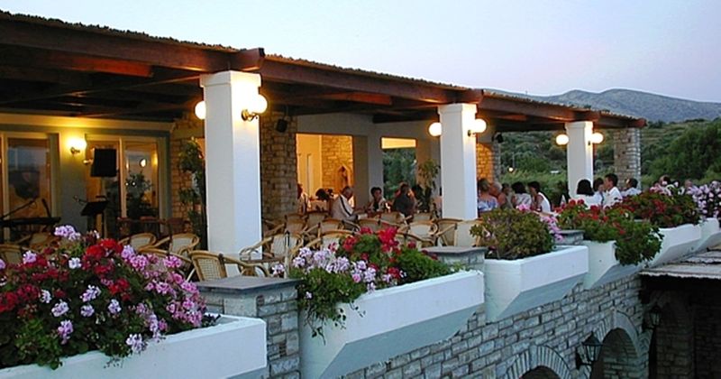 Zefiros Beach Hotel Mykali Buitenkant foto