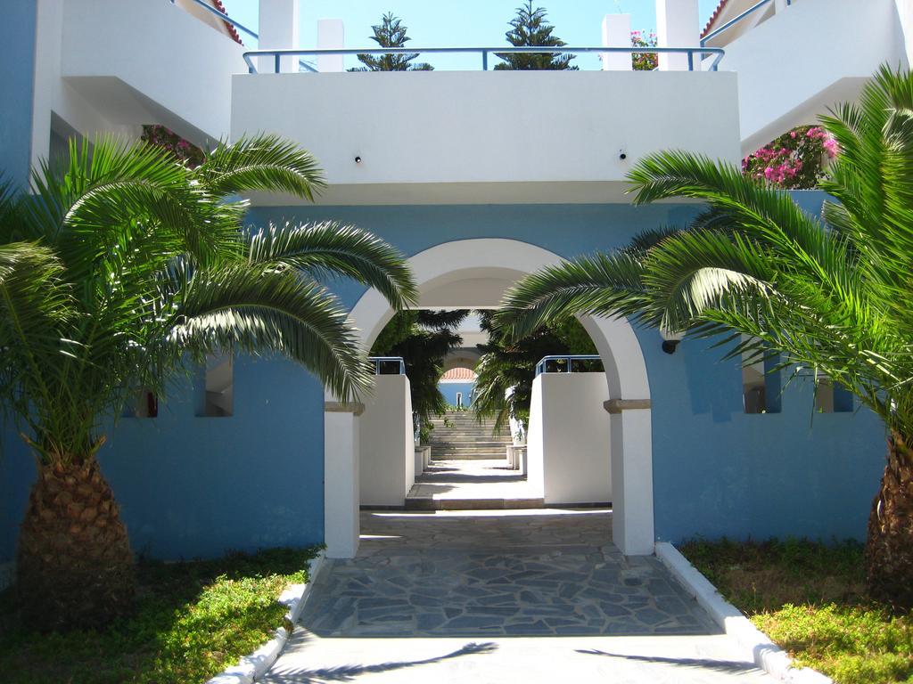 Zefiros Beach Hotel Mykali Buitenkant foto