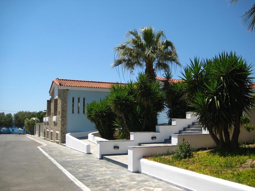 Zefiros Beach Hotel Mykali Buitenkant foto