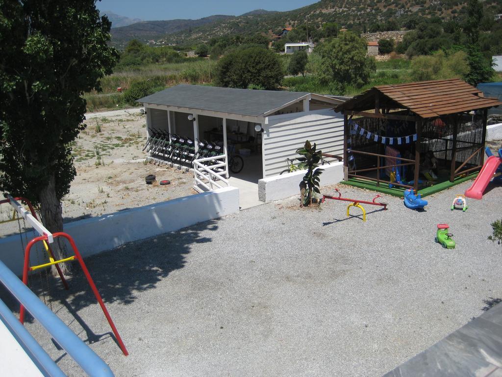 Zefiros Beach Hotel Mykali Buitenkant foto