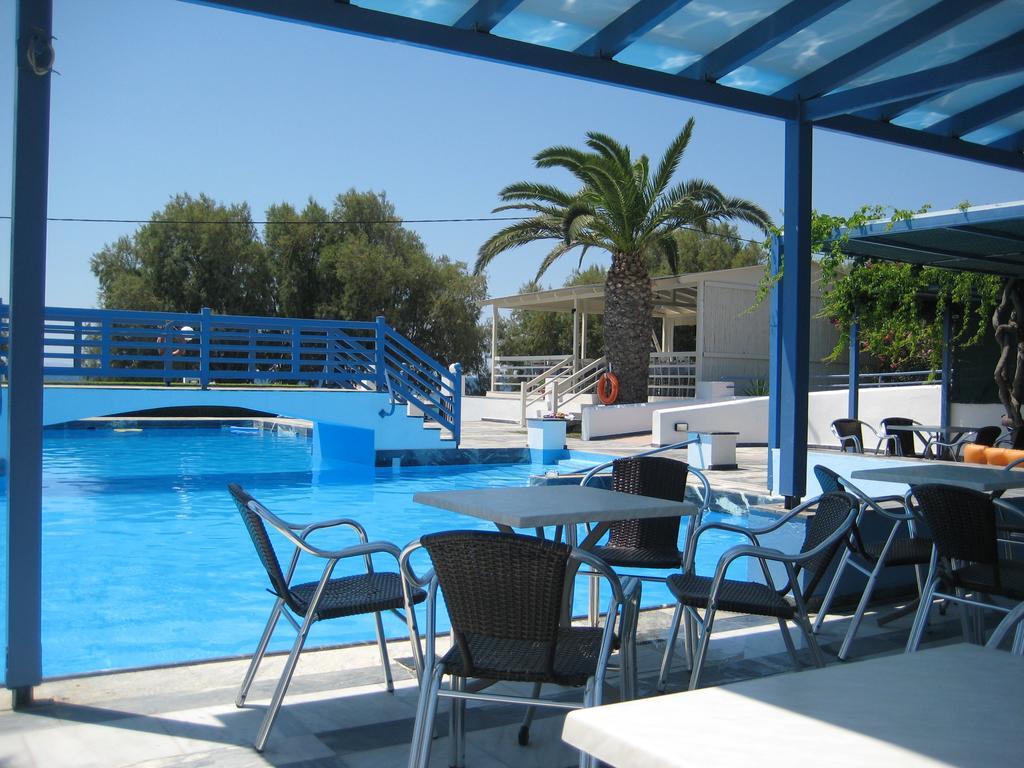 Zefiros Beach Hotel Mykali Buitenkant foto