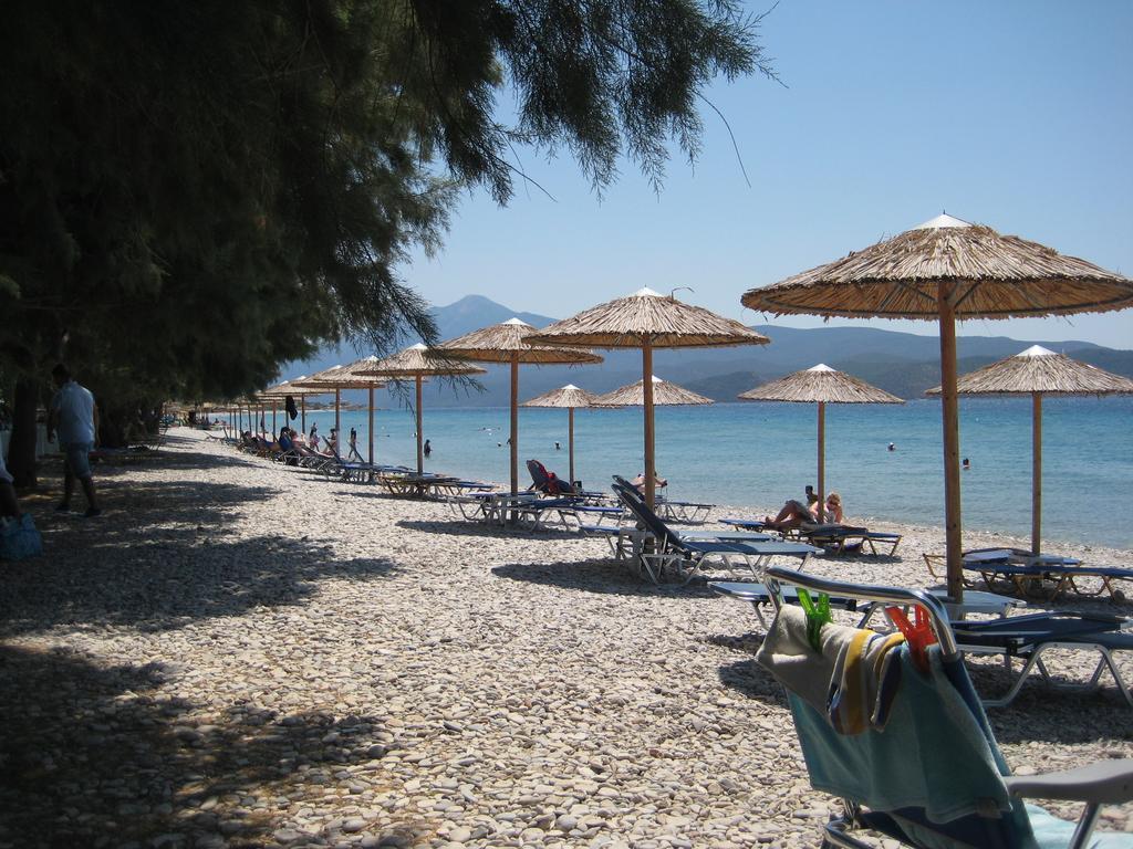 Zefiros Beach Hotel Mykali Buitenkant foto