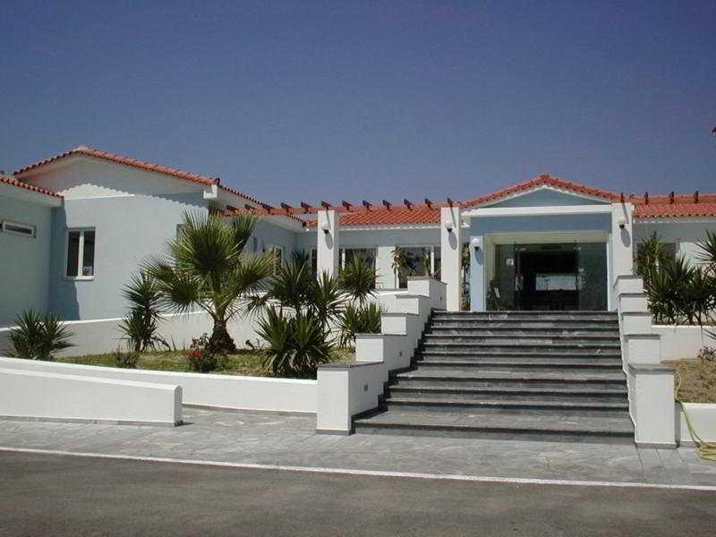Zefiros Beach Hotel Mykali Buitenkant foto