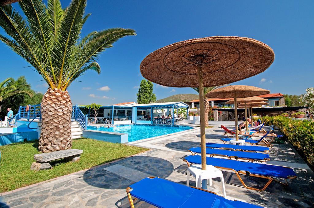 Zefiros Beach Hotel Mykali Buitenkant foto