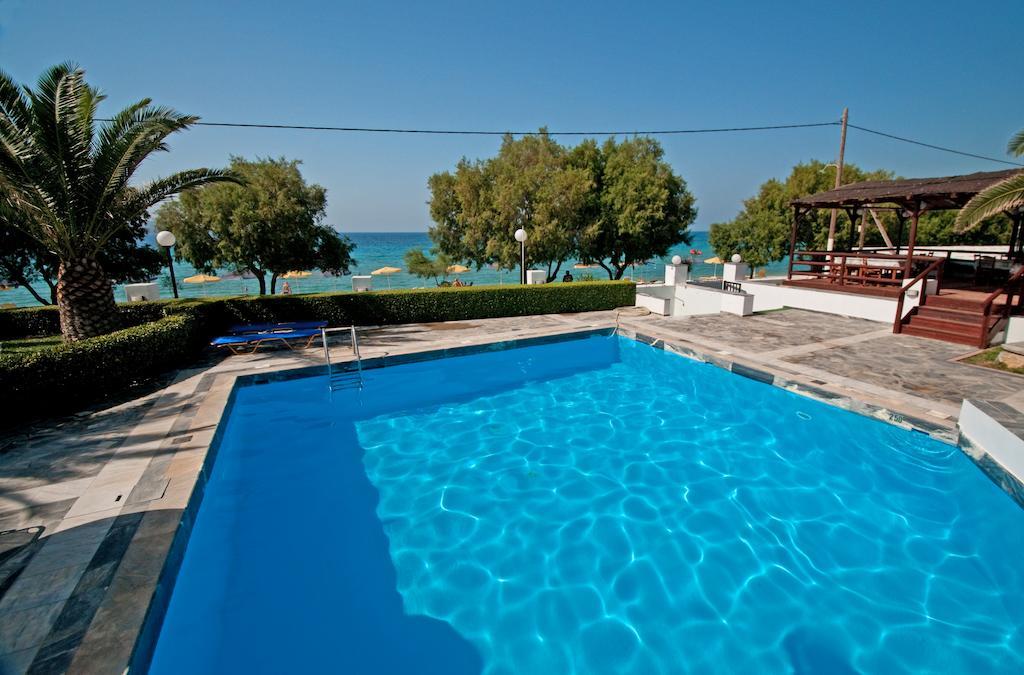 Zefiros Beach Hotel Mykali Buitenkant foto