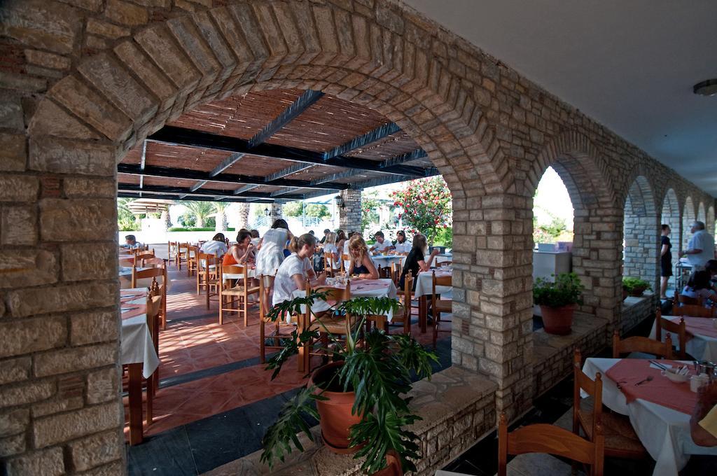 Zefiros Beach Hotel Mykali Buitenkant foto