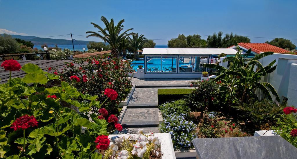 Zefiros Beach Hotel Mykali Buitenkant foto