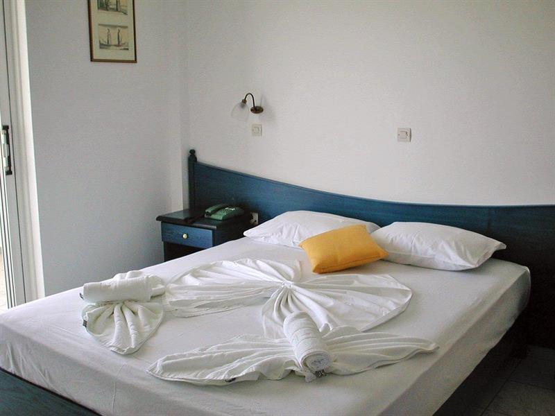 Zefiros Beach Hotel Mykali Buitenkant foto