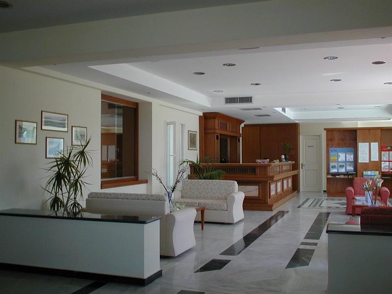Zefiros Beach Hotel Mykali Buitenkant foto